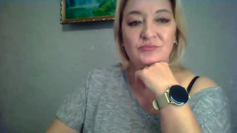 ArielXLoveresss online show from 5, 10, 2025