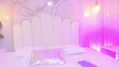 Snapshot of arietta_skinny chatting on 15, 7, 2026 Arietta online show from 15, 7, 2026