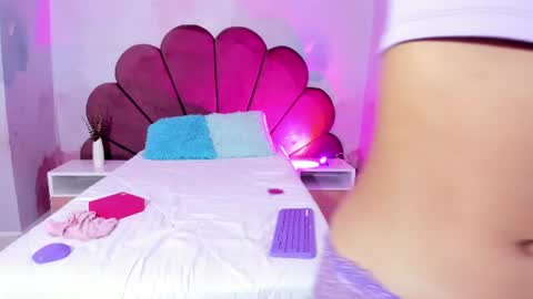 Snapshot of arietta_skinny chatting on 24, 7, 2026 Arietta online show from 24, 7, 2026