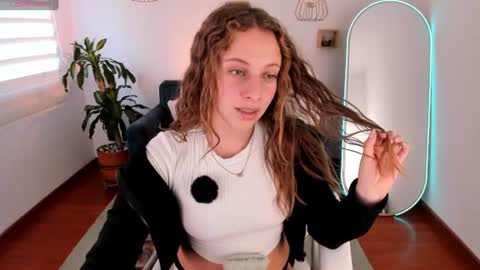 Snapshot of arii_1010_ chatting on 13, 7, 2026 Ari online show from 13, 7, 2026