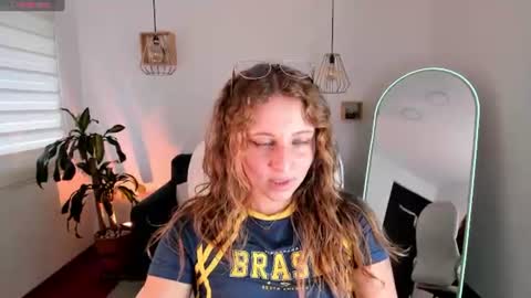 Snapshot of arii_1010_ chatting on 25, 7, 2026 Ari online show from 25, 7, 2026