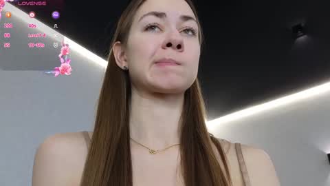 Snapshot of ariiadnaaa chatting on 1, 2, 2025 Ariadna online show from 1, 2, 2025