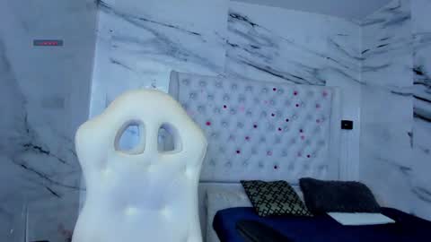 arisha_lee2 online show from 4, 7, 2026