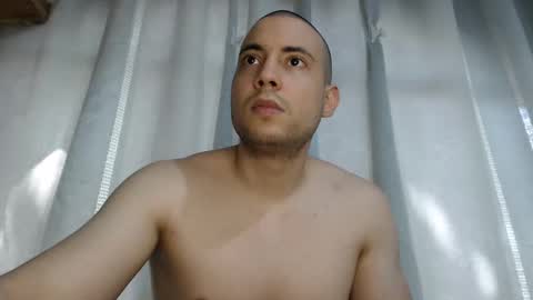 Snapshot of armando_2002 chatting on 1, 11, 2025 ARMANDO online show from 1, 11, 2025