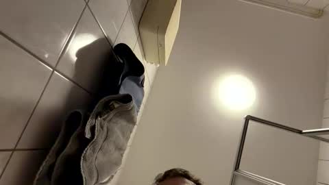 armyskater32 online show from 6, 4, 2026