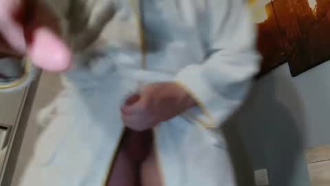 Snapshot of armytooo chatting on 31, 10, 2025 Matt Huge online show from 31, 10, 2025