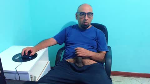 Snapshot of arnelux72 chatting on 2, 2, 2025 arnelux72 online show from 2, 2, 2025