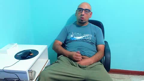 Snapshot of arnelux72 chatting on 3, 3, 2025 arnelux72 online show from 3, 3, 2025