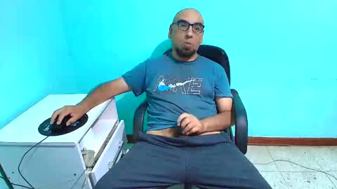 Snapshot of arnelux72 chatting on 28, 9, 2025 arnelux72 online show from 28, 9, 2025