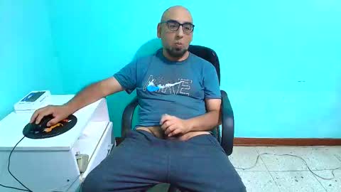 Snapshot of arnelux72 chatting on 29, 9, 2025 arnelux72 online show from 29, 9, 2025