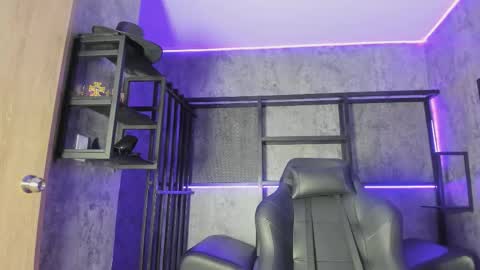 Arohom Lester online show from 7, 1, 2026