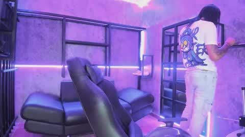 Arohom Lester online show from 8, 1, 2026