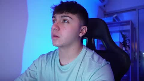 aron__cooper online show from 22, 4, 2026