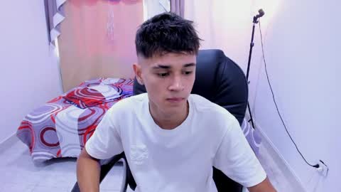 Aaron online show from 27, 4, 2026