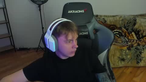 Snapshot of aron_neall chatting on 23, 7, 2026 biggest penis online show from 23, 7, 2026