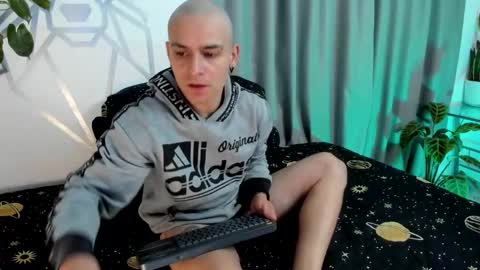 Aron Santoro online show from 4, 1, 2025