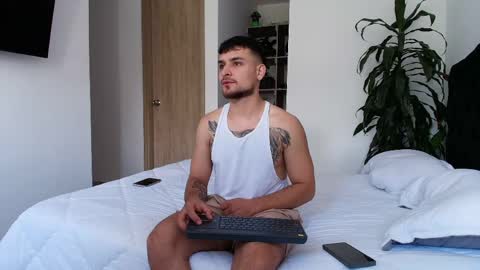 Snapshot of aron_santoro1 chatting on 9, 5, 2026 Aron Santoro online show from 9, 5, 2026