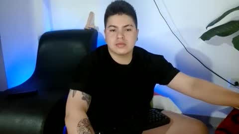 Snapshot of aroon_1923 chatting on 8, 4, 2026 aroon_1923 online show from 8, 4, 2026