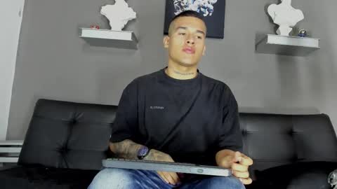 AROON HOT online show from 3, 2, 2026