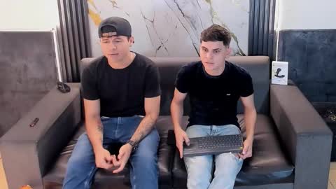 Aroon   online show from 28, 4, 2026