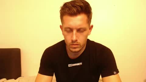 arromwilliam90 online show from 8, 12, 2024