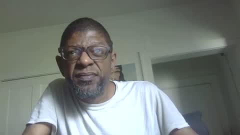 Snapshot of arteblazze chatting on 11, 5, 2026 Arteblazze not daddy boy bitch or nigga online show from 11, 5, 2026