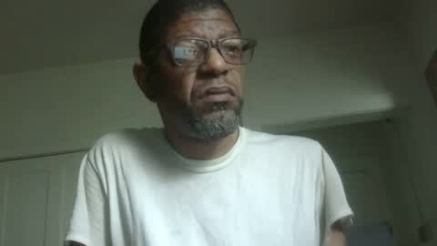 Snapshot of arteblazze chatting on 15, 5, 2026 Arteblazze not daddy boy bitch or nigga online show from 15, 5, 2026