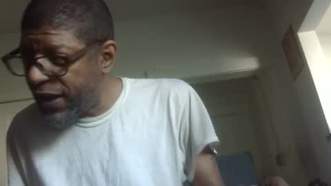 Snapshot of arteblazze chatting on 17, 5, 2026 Arteblazze not daddy boy bitch or nigga online show from 17, 5, 2026