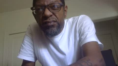 Snapshot of arteblazze chatting on 31, 5, 2026 Arteblazze not daddy boy bitch or nigga online show from 31, 5, 2026