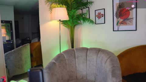 Snapshot of artechloe chatting on 9, 3, 2025 Chloe online show from 9, 3, 2025