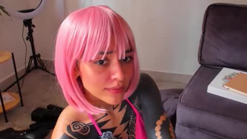 Linda  independent model artgeea online show from 29, 9, 2025