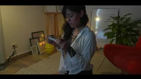 Linda  independent model artgeea online show from 29, 4, 2026