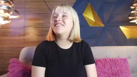 Snapshot of ary_hanna chatting on 8, 6, 2026 sofia online show from 8, 6, 2026