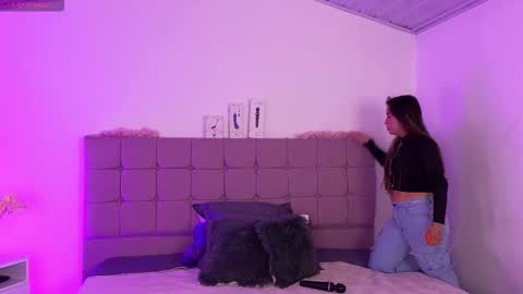 arycooper_ online show from 4, 2, 2026