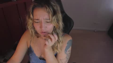 ash_smith1 online show from 8, 1, 2025