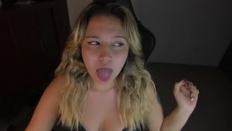 ash_smith1 online show from 16, 1, 2025