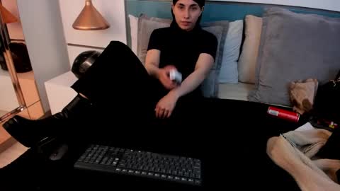 Ashkoreh online show from 22, 4, 2026