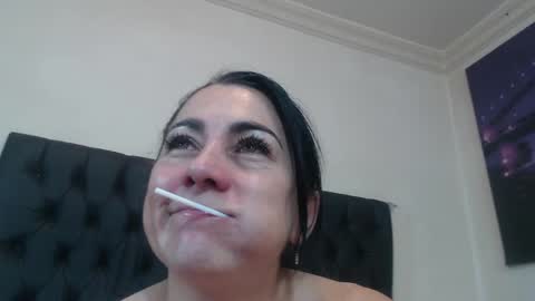 Snapshot of ashleey_thompson chatting on 7, 6, 2026 ashleey_thompson online show from 7, 6, 2026