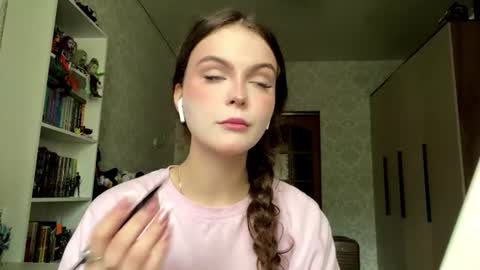 Snapshot of ashleighgittinger chatting on 6, 7, 2026 Eva online show from 6, 7, 2026
