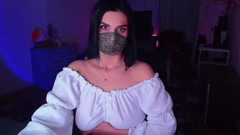   Yasmina   online show from 6, 12, 2024