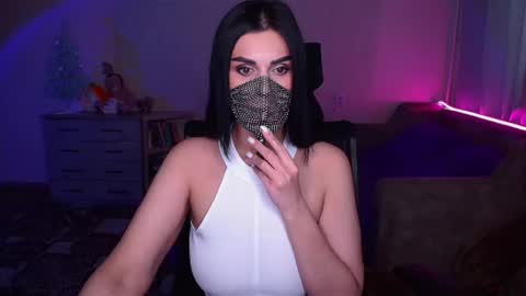   Yasmina   online show from 19, 1, 2025