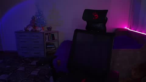   Yasmina   online show from 23, 1, 2025