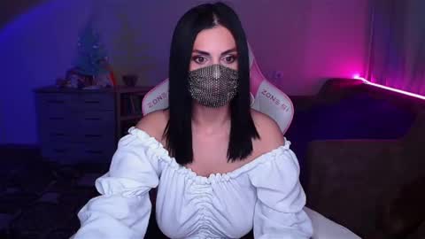   Yasmina   online show from 1, 2, 2025