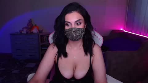   Yasmina   online show from 22, 2, 2025