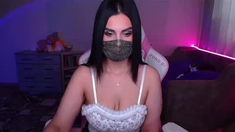   Yasmina   online show from 3, 3, 2025