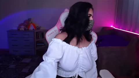   Yasmina   online show from 11, 3, 2025