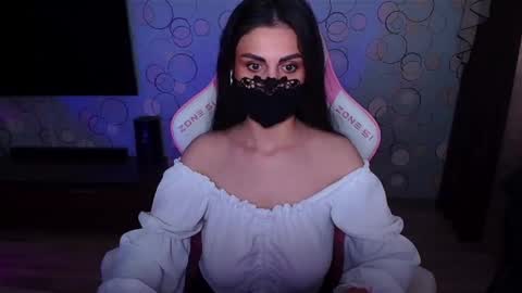   Yasmina   online show from 17, 4, 2026