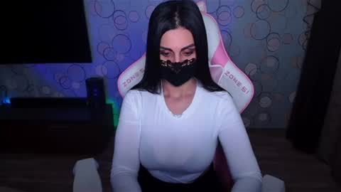   Yasmina   online show from 22, 7, 2026