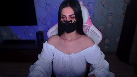   Yasmina   online show from 25, 7, 2026