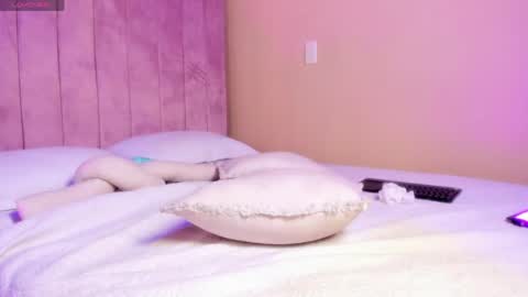 ashley_beaomunt online show from 25, 4, 2026